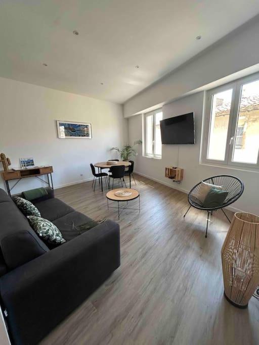 Duplex Au Coeur Du Village De كاسيس المظهر الخارجي الصورة