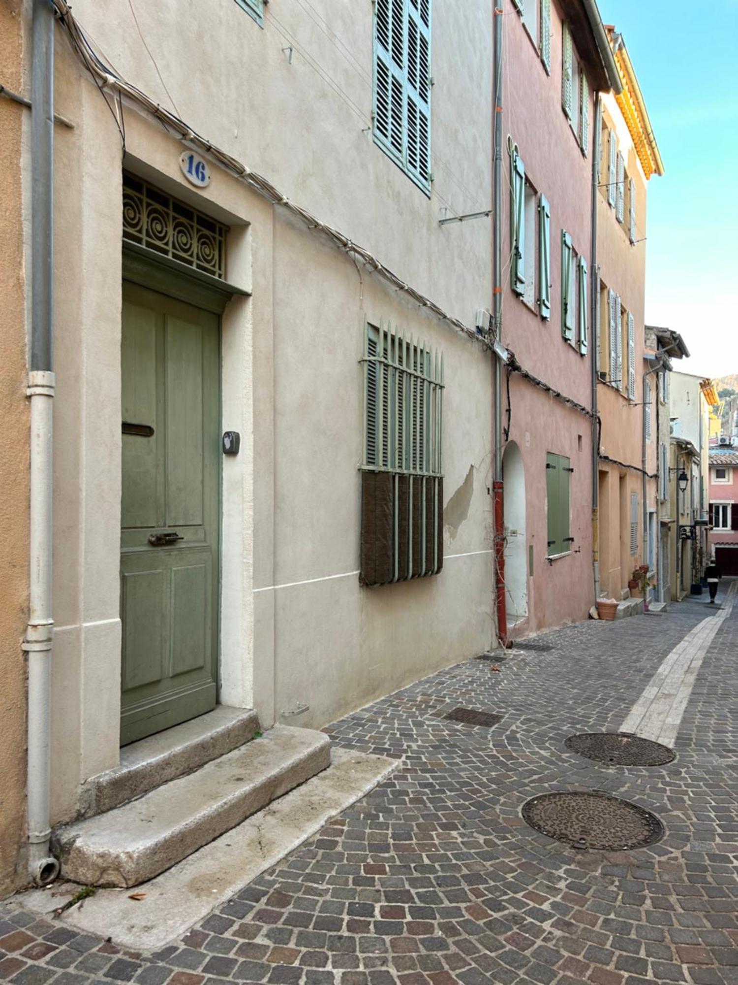 Duplex Au Coeur Du Village De كاسيس المظهر الخارجي الصورة